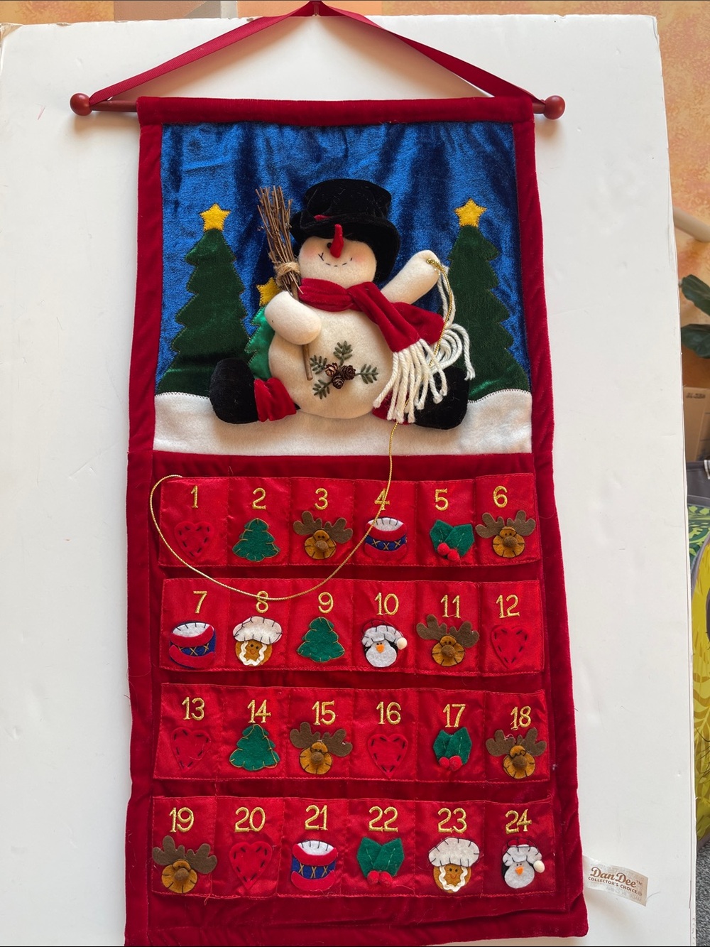 Dan Dee SNOWMAN Christmas Advent Calendar - 27.75” x 14” + 4” drop